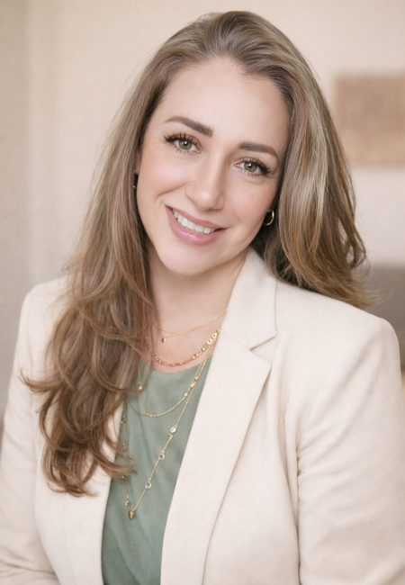 mona-studio-portrait